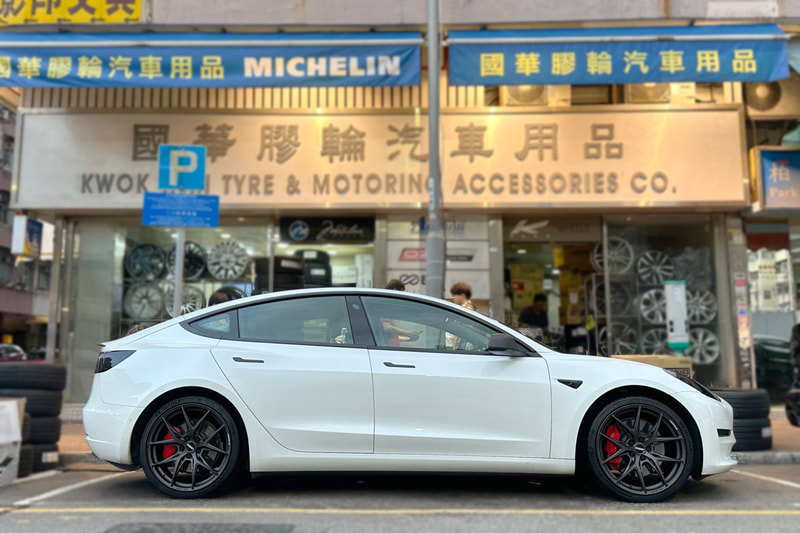 Tesla Model 3 and RAYS VV21S Wheels and tyre shop hk and Michelin PS4S tyre hk and 輪胎